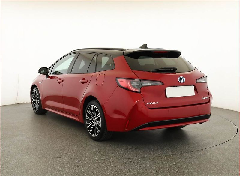 Toyota Corolla (2020) 1.8 Hybrid - fotka 4 z 17