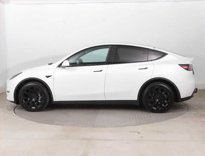 Tesla Model Y (2022) Long Range AWD 79kWh, SoH 90% - fotka 3 z 20