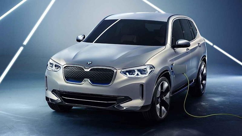 Koncept BMW iX3.