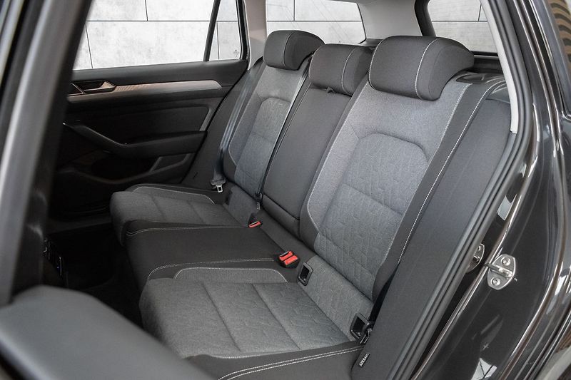 Volkswagen Passat 1.5 TSI DSG*BUSINESS*DPH*ČR 1M - fotka 14 z 40
