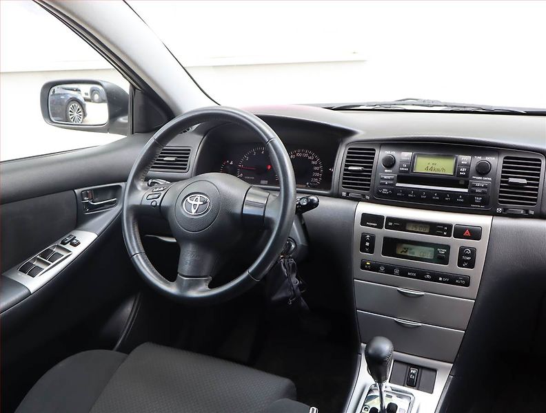 Toyota Corolla (2005) 1.4 D-4D, Automat, po STK - fotka 7 z 17