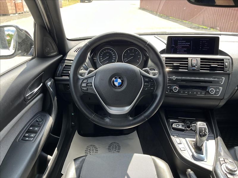 BMW Řada 1 2,0 120d AUTOMAT HARMAN NAVI - fotka 14 z 44