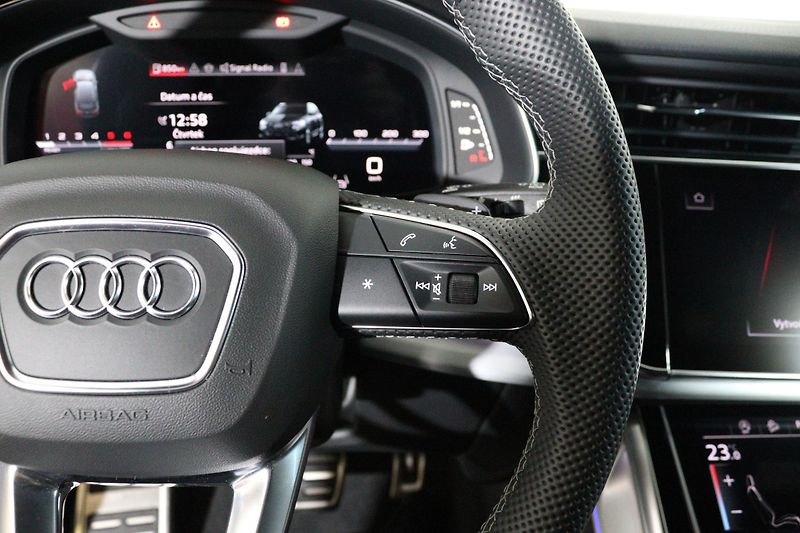 Audi Q7 Sline 50 TDI quattro tiptronic - fotka 19 z 26