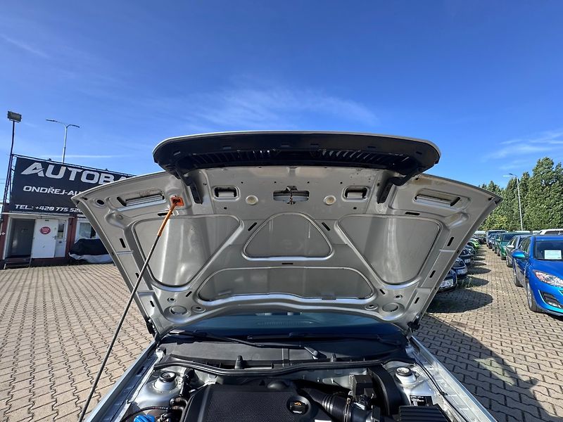 Škoda Octavia (2006) 1,6 MPI 75 KW KILOMETRY - fotka 39 z 45