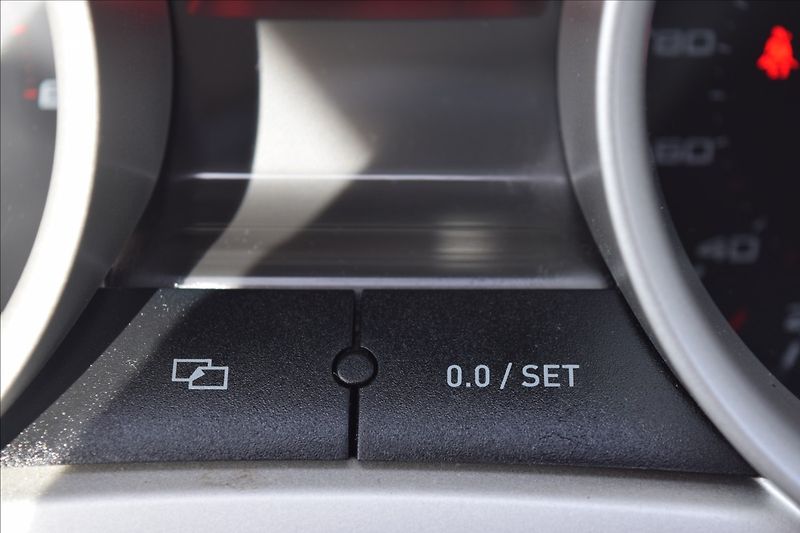 Seat Ibiza 1,4 16V 63KW NÍZKÝ NÁJEZD ALU - fotka 23 z 35
