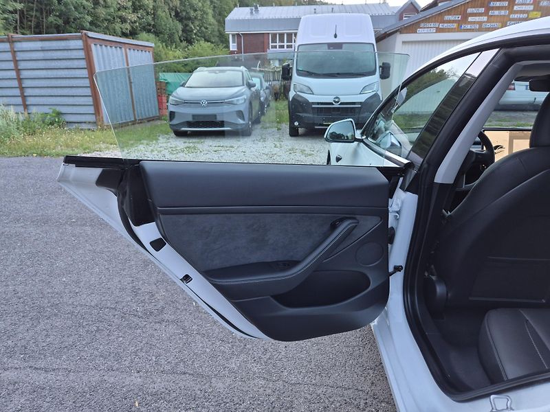 Tesla Model 3 LONG RANGE DUAL MOTOR TZ 94,2% - fotka 38 z 49