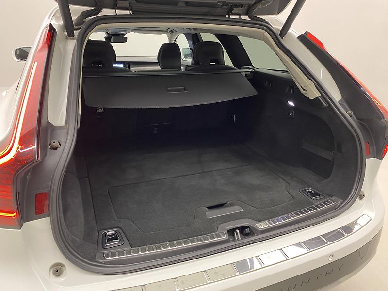 Volvo V90 CC B4 AWD PLUS AUT - fotka 6 z 56