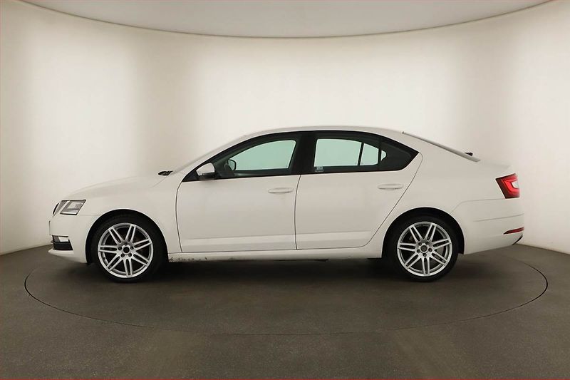 Škoda Octavia (2017) 1.6 TDI, Tempomat - fotka 3 z 18