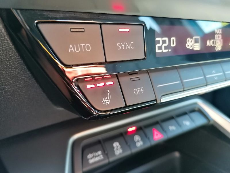 Audi A3 (2022) 35 TDi S-Tronic Kůže ACC - fotka 15 z 32