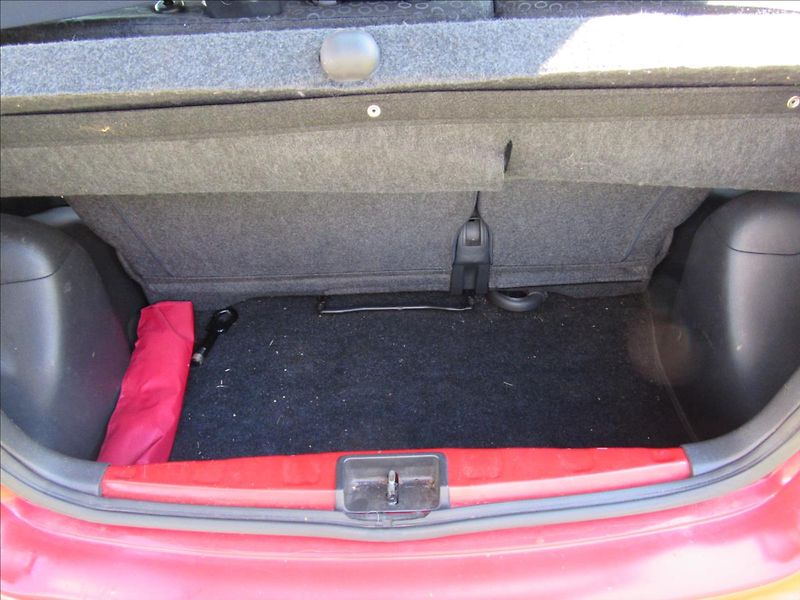 Toyota Yaris 1,0 i Terra VVT-i - fotka 20 z 22