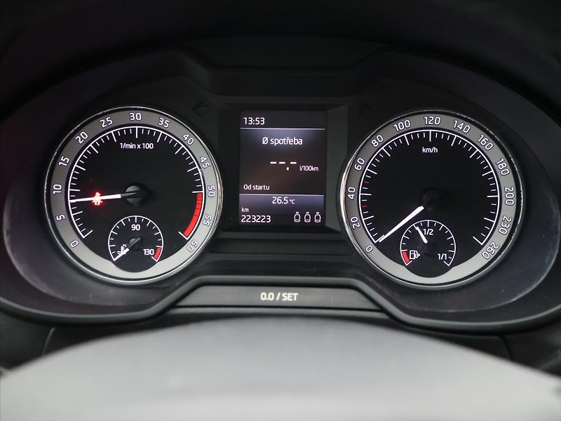 Škoda Octavia 1.6 TDI CZ Style+ LED Navi - fotka 14 z 25