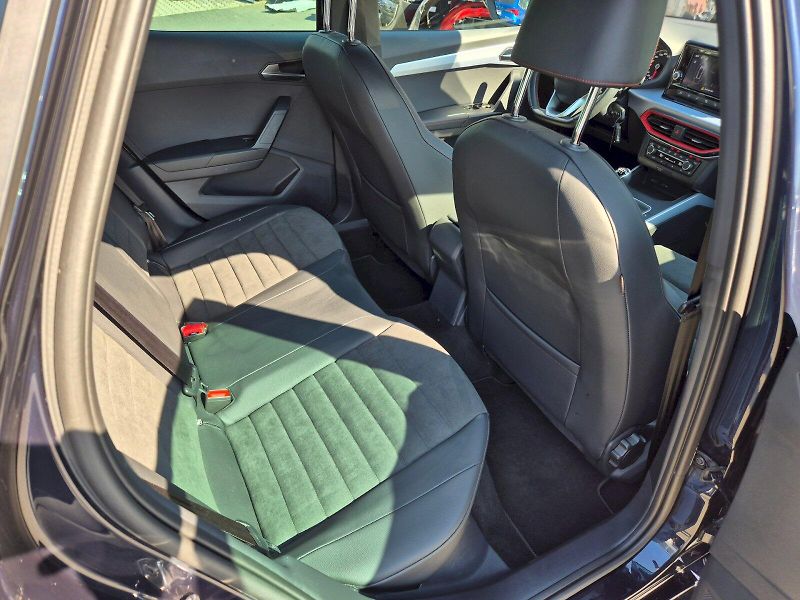 Seat Arona (2022) FR 1.0 TSI 81 kW 6°manuální - fotka 17 z 33