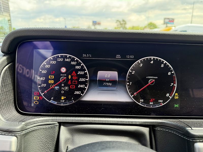 Mercedes-Benz Třídy G (2019) 500 - fotka 31 z 50