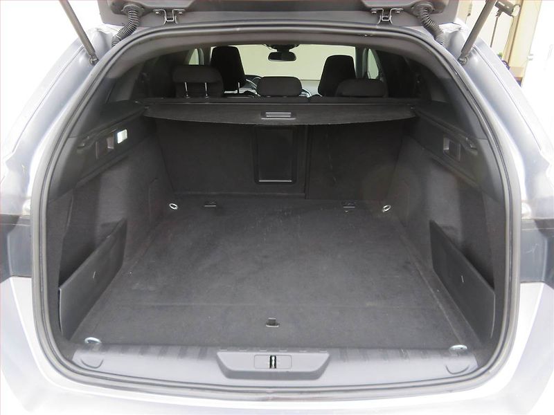 Peugeot 308 (2017) GT Line 1.6 BlueHDi, Automat - fotka 14 z 18