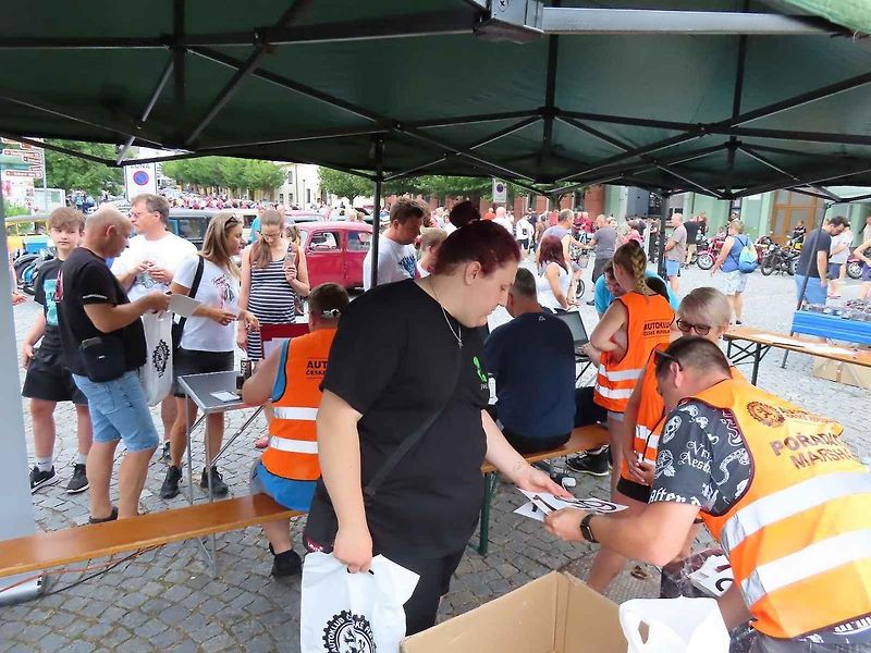 Orientační závod Selské baroko startoval již potřinácté v sobotu 17. srpna dopoledne z náměstí TGM ve Veselí nad Lužnicí.