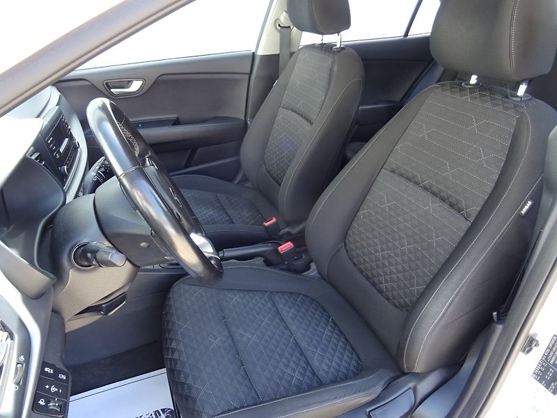 Kia Rio (2019) 1.2i,61kW,1majČR,S.kni,klima - fotka 8 z 21