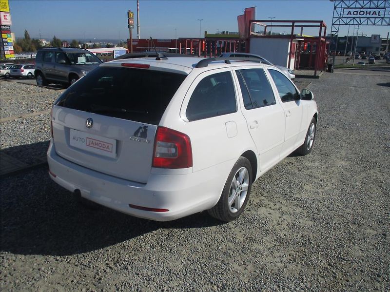 Škoda Octavia 1,4 TSi, Navi,aut.klima,servis - fotka 8 z 45