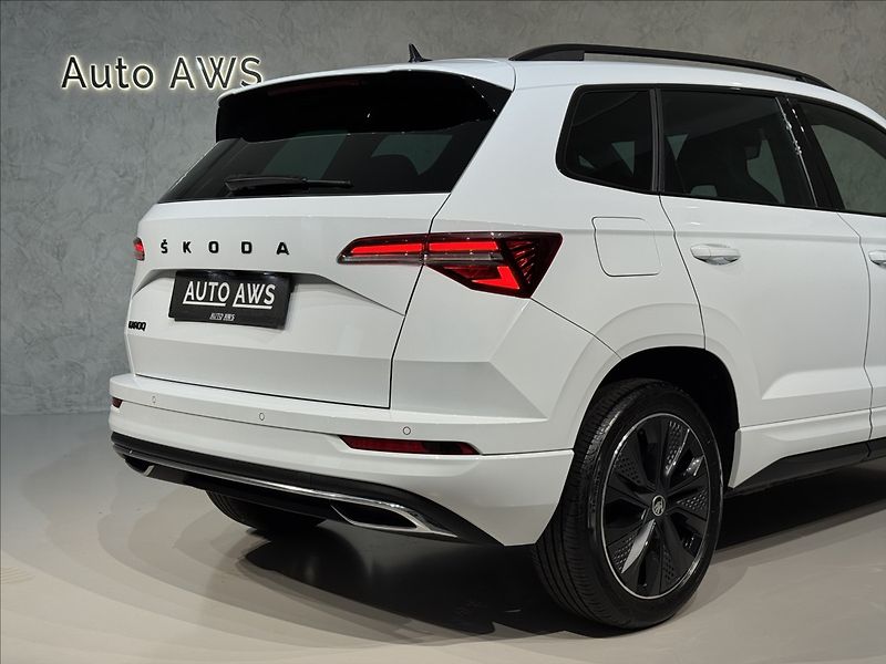 Škoda Karoq 2,0 TDi  Sportline LED Virtual - fotka 11 z 47