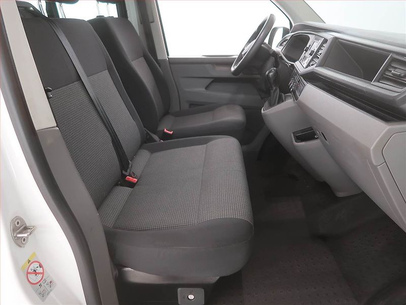 Volkswagen Transporter (2022) 2.0 TDI, Bus, 9Míst, ČR, DPH - fotka 9 z 17
