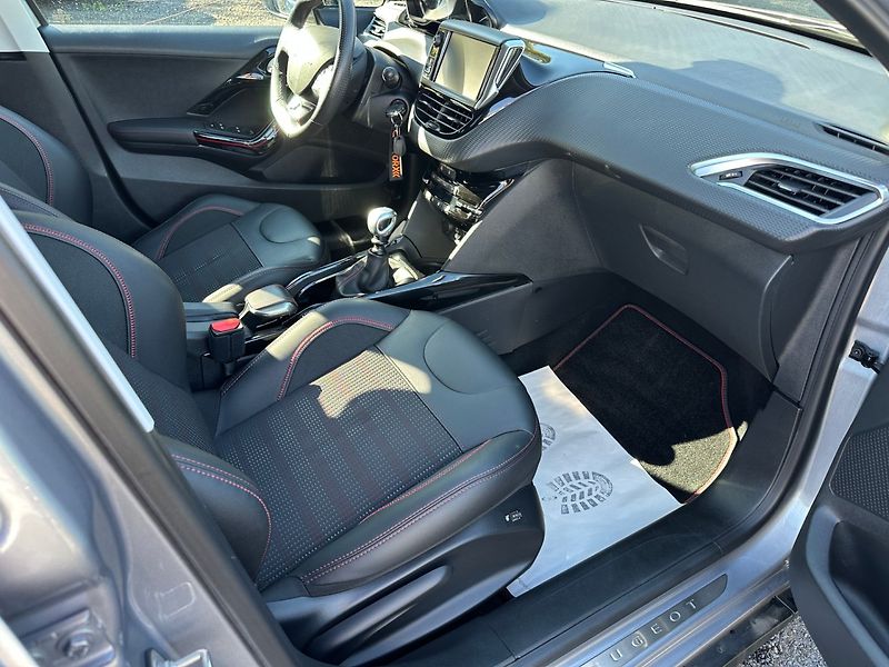Peugeot 2008 (2016) 1.6Hdi 88kw GT-line - fotka 14 z 26