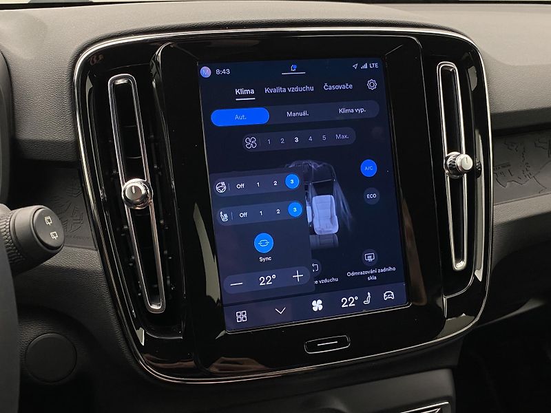 Volvo XC40 PURE ELECTRIC RECHARGE PLUS CZ - fotka 36 z 52