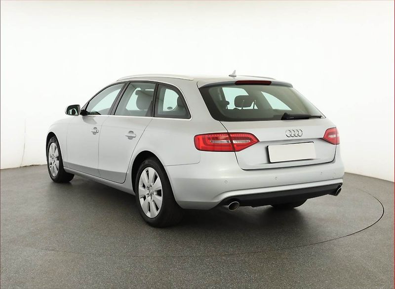 Audi A4 (2013) 3.0 TDI, 4X4, Automat, Navi - fotka 4 z 19