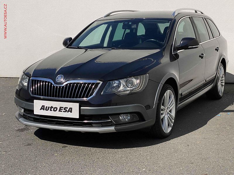 Škoda Superb (2014) 3.6FSi 4x4, Outdoor, DSG - fotka 3 z 17