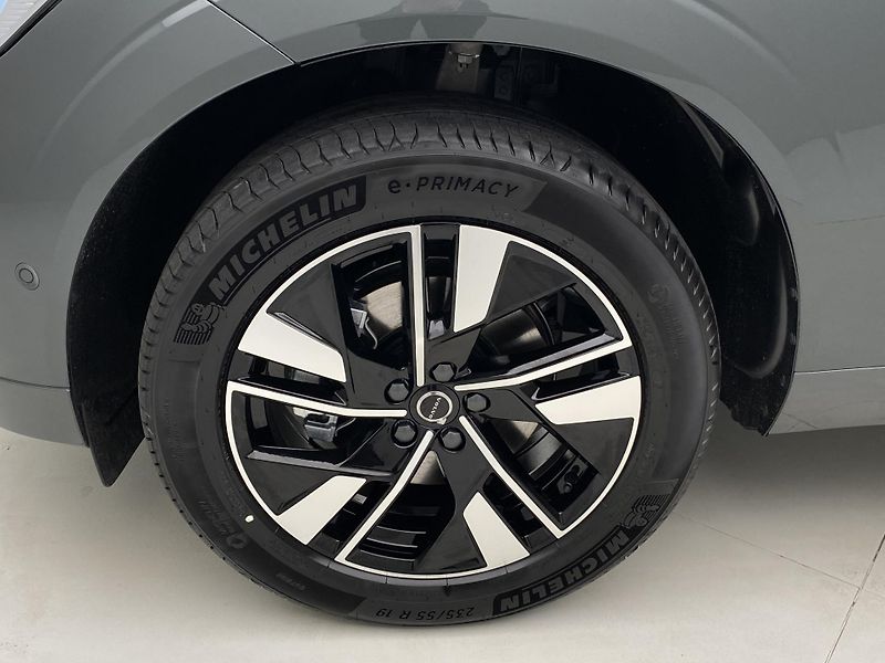 Volvo XC60 (2026) B5 AWD AUT DARK PLUS - fotka 18 z 69