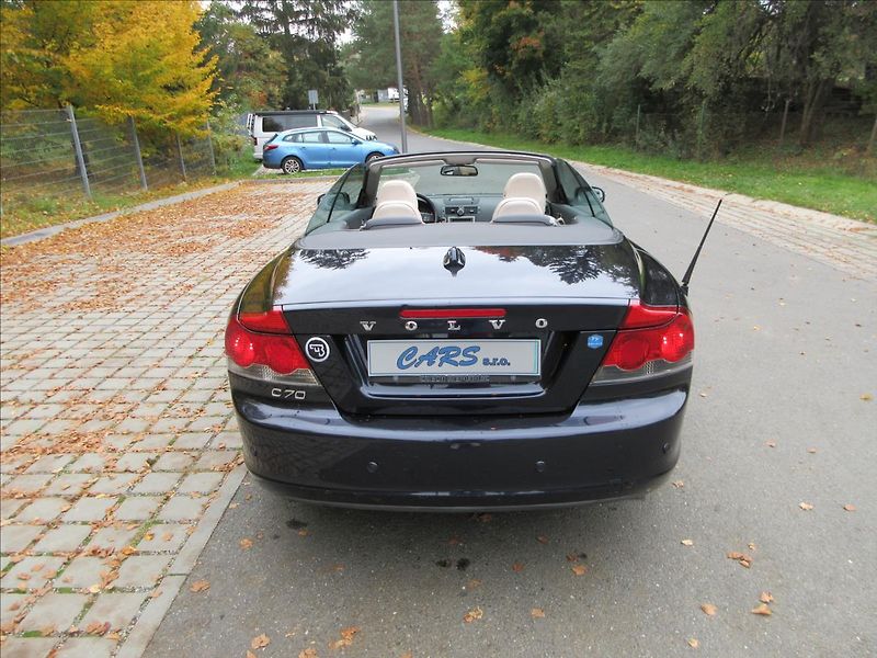 Volvo C70 2,0 D, Navi, Kůže, Xenon - fotka 12 z 28
