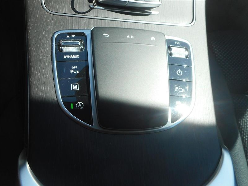 Mercedes-Benz GLC 2,0 220 D 4MATIC - fotka 15 z 28