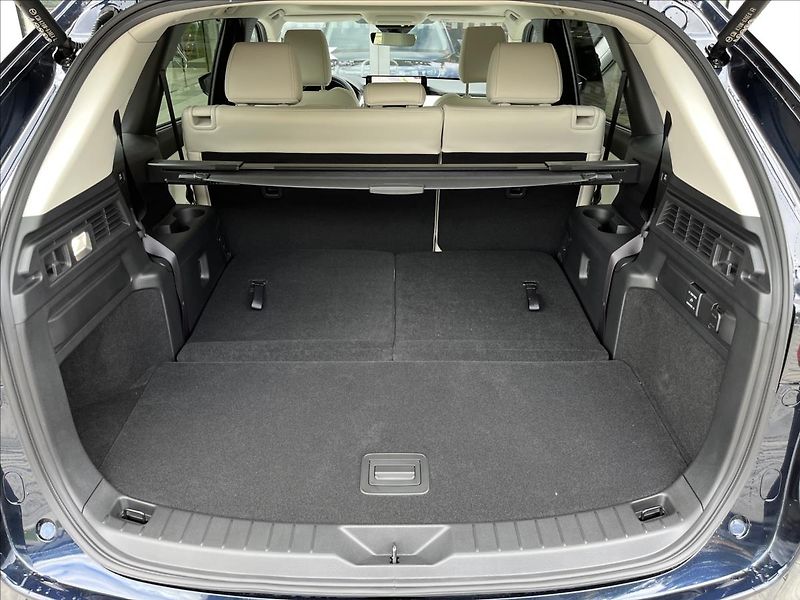 Mazda CX-80 (2026) 3,3 D 254ps 8AT AWD Takumi Plu - fotka 14 z 14