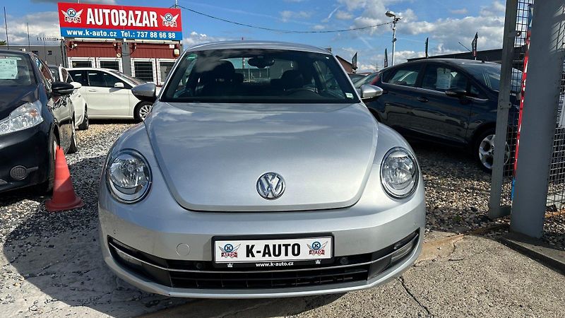 Volkswagen Beetle (2012) 1.2TSI 77kW REZERVOVANO - fotka 2 z 25