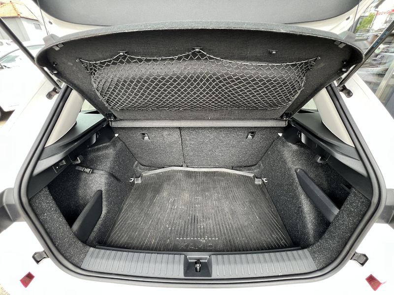 Škoda Kamiq 1.0TSi 81kw KAMERA TAŽNÉ ALU - fotka 30 z 46