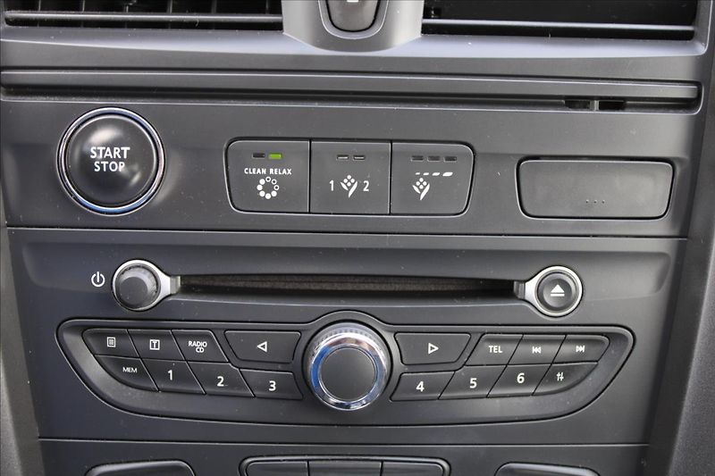 Renault Latitude 2,0 dCi  NOVÉ V ČR,AUTOMAT - fotka 13 z 30