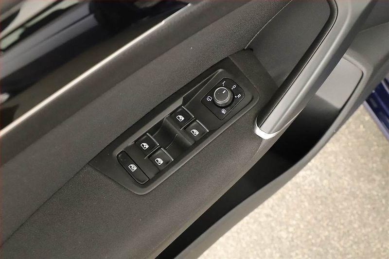 Volkswagen Touran (2016) 1.6 TDI, Automat, Serv.kniha - fotka 14 z 17