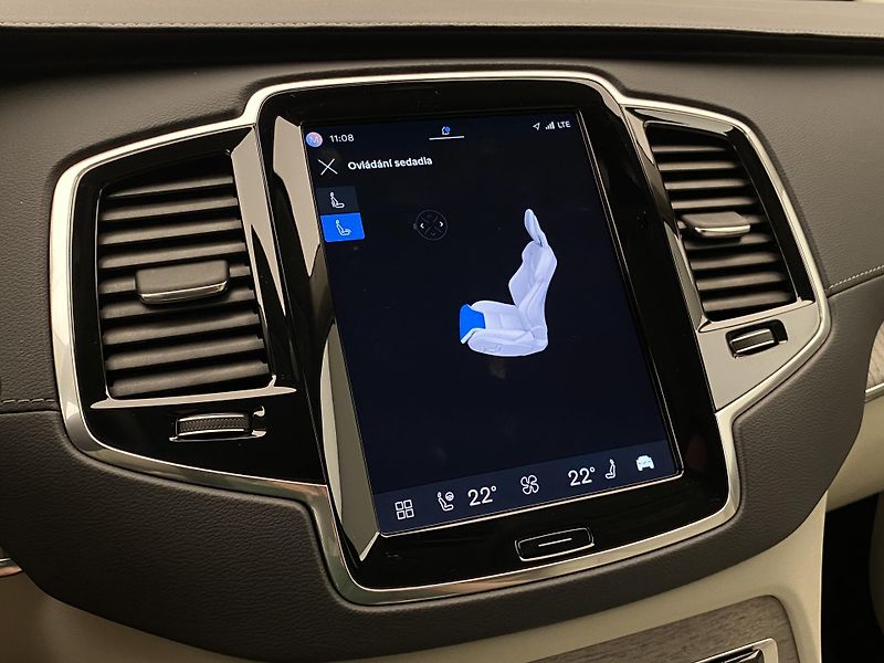 Volvo XC90 B5 AWD PLUS BRIGHT AUT CZ - fotka 54 z 58