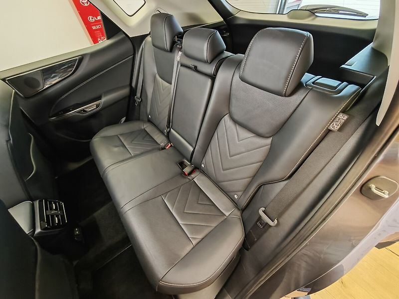 Lexus NX 350h 350h PRESTIGE PLUS TECH - fotka 21 z 45