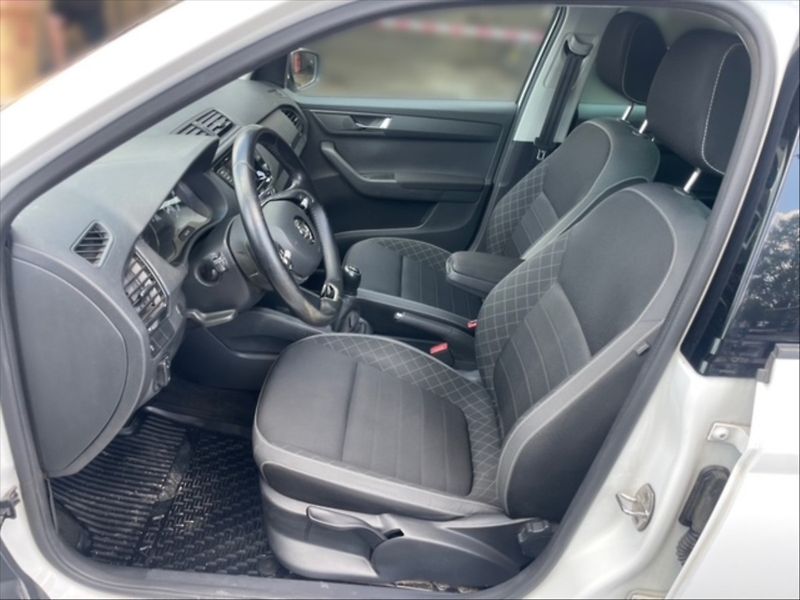 Škoda Fabia 1,0 TSI 70 Ambition - fotka 7 z 11