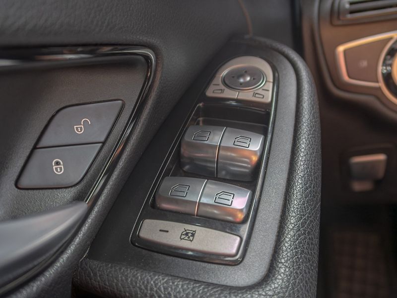 Mercedes-Benz Třídy C (2019) 220CDI LED – NAVIGACE - fotka 36 z 58