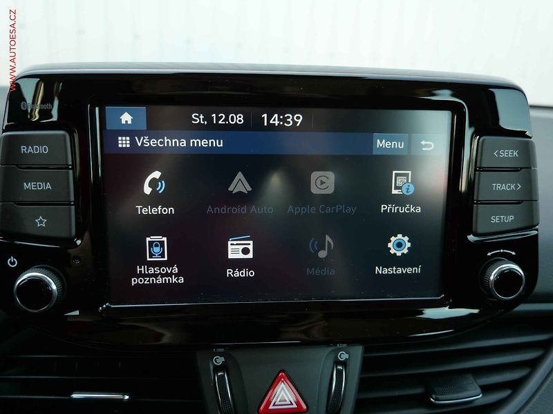 Hyundai i30 (2020) 1.5 DPi, ČR, servis.kniha, AC - fotka 19 z 20