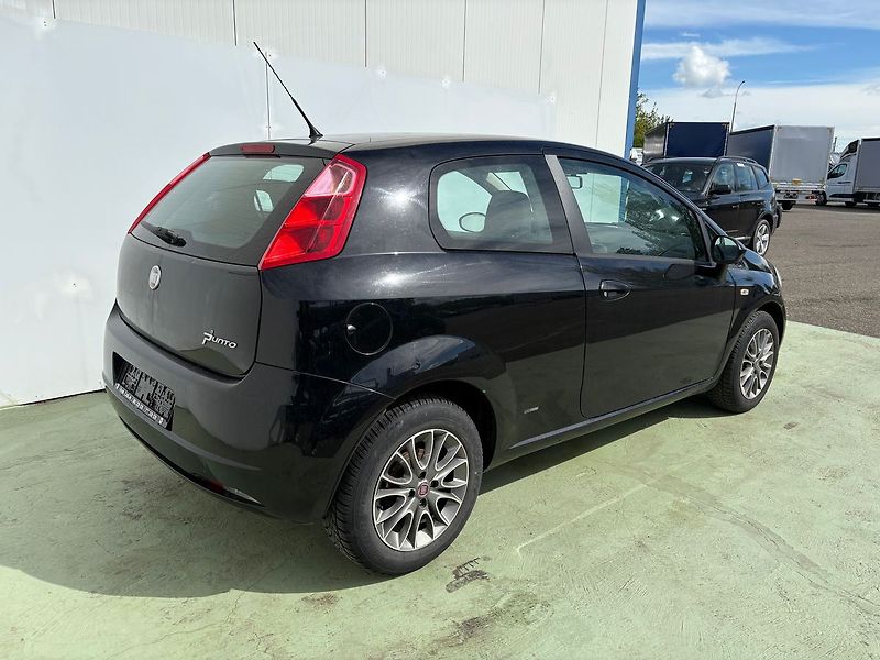 Fiat Punto 1.4i, 57kW, Klima - fotka 2 z 15