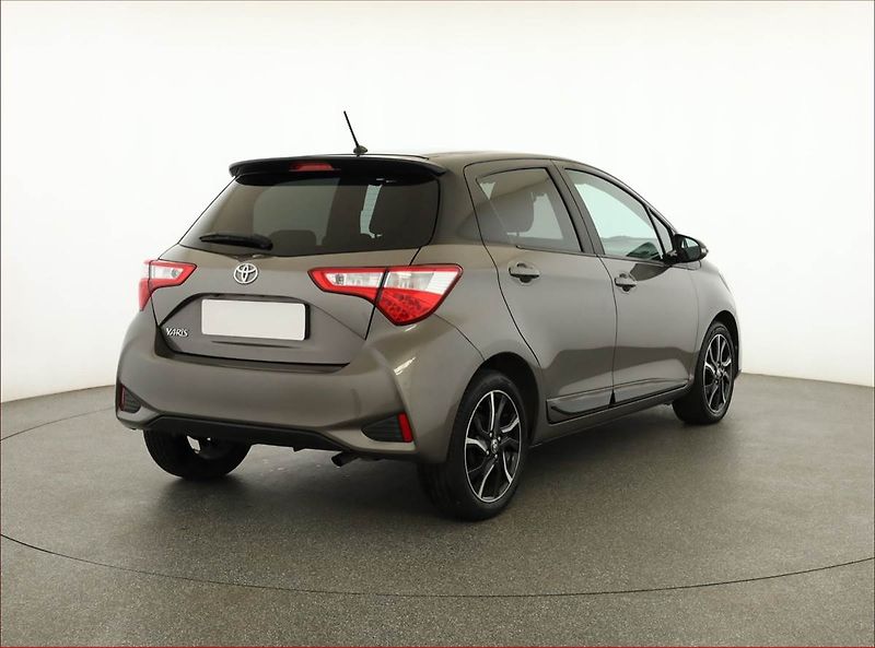 Toyota Yaris (2017) 1.5 Dual VVT-i, Automat, ČR - fotka 5 z 19