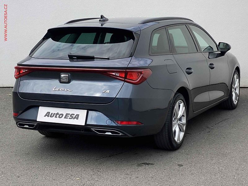 Seat Leon (2020) 1.5 TSi, FR, LED, TZ - fotka 4 z 19