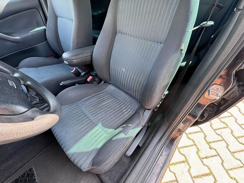 Škoda Octavia (2006) 1,6 MPI 75 KW GO MOTORU - fotka 22 z 47