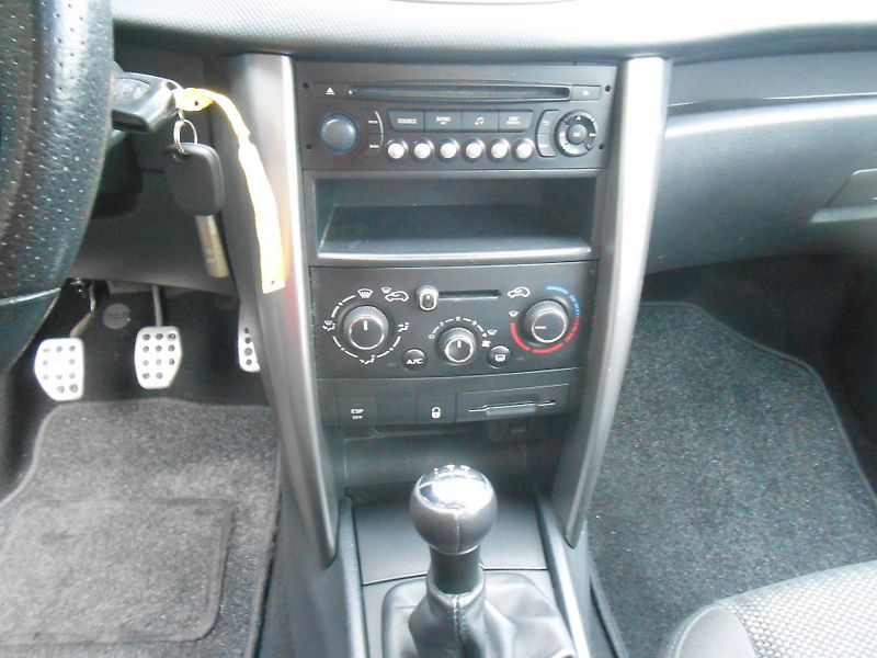Peugeot 207 CC 1.6VTi,127TKm! KLIMA - fotka 21 z 28