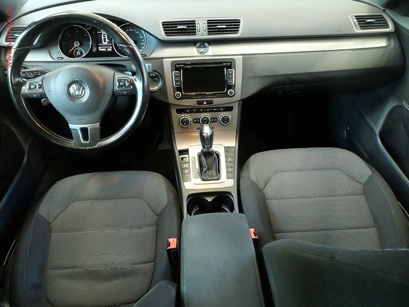 Volkswagen Passat (2012) 2.0TDI, ČR, Comfortline, DSG - fotka 8 z 19