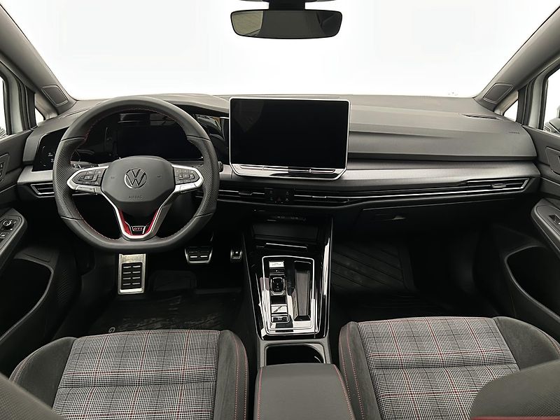 Volkswagen Golf 2.0 TSI GTI - fotka 5 z 31