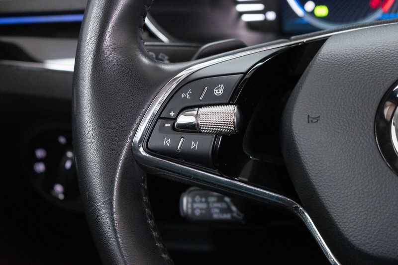 Škoda Superb 2.0TDI L&K*N.TOPENÍ*DPH*ČR 1.M - fotka 20 z 48