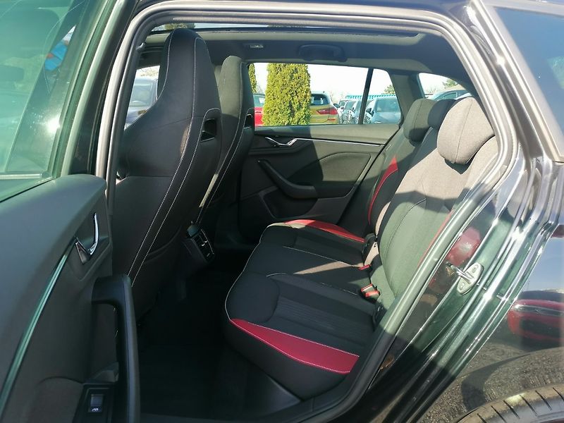 Škoda Scala (2021) 1.5 TSi MONTE CARLO 110kW,Pano - fotka 9 z 29