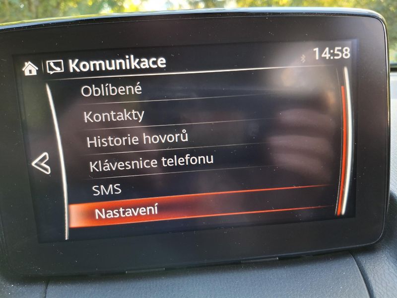 Mazda 2 1.5 benzin 66 kw - fotka 22 z 31